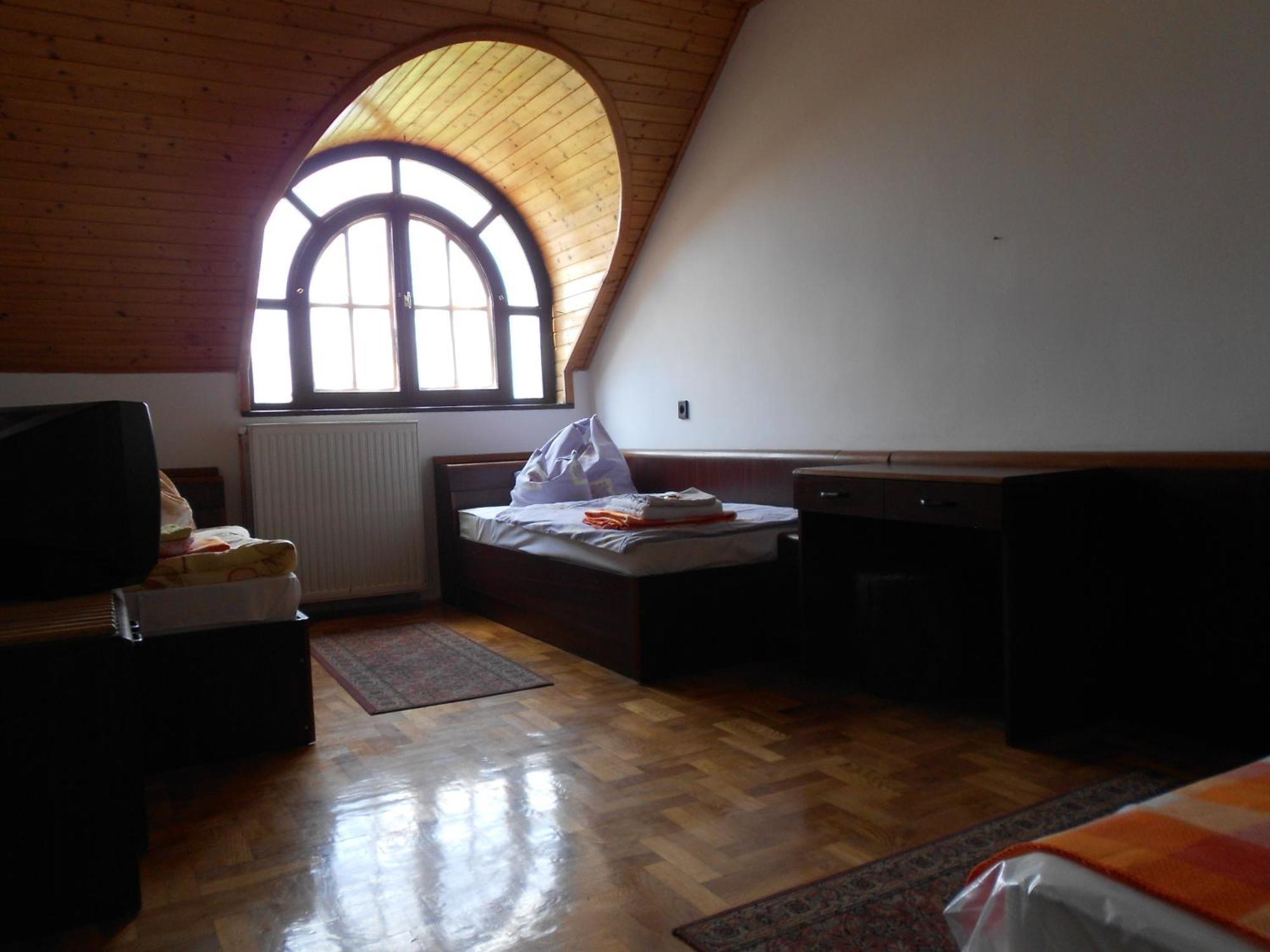Bed and Breakfast Peregrino Panzió Budaörs Habitación foto