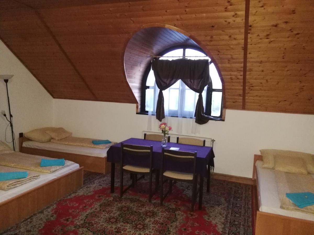 Bed and Breakfast Peregrino Panzió Budaörs Habitación foto