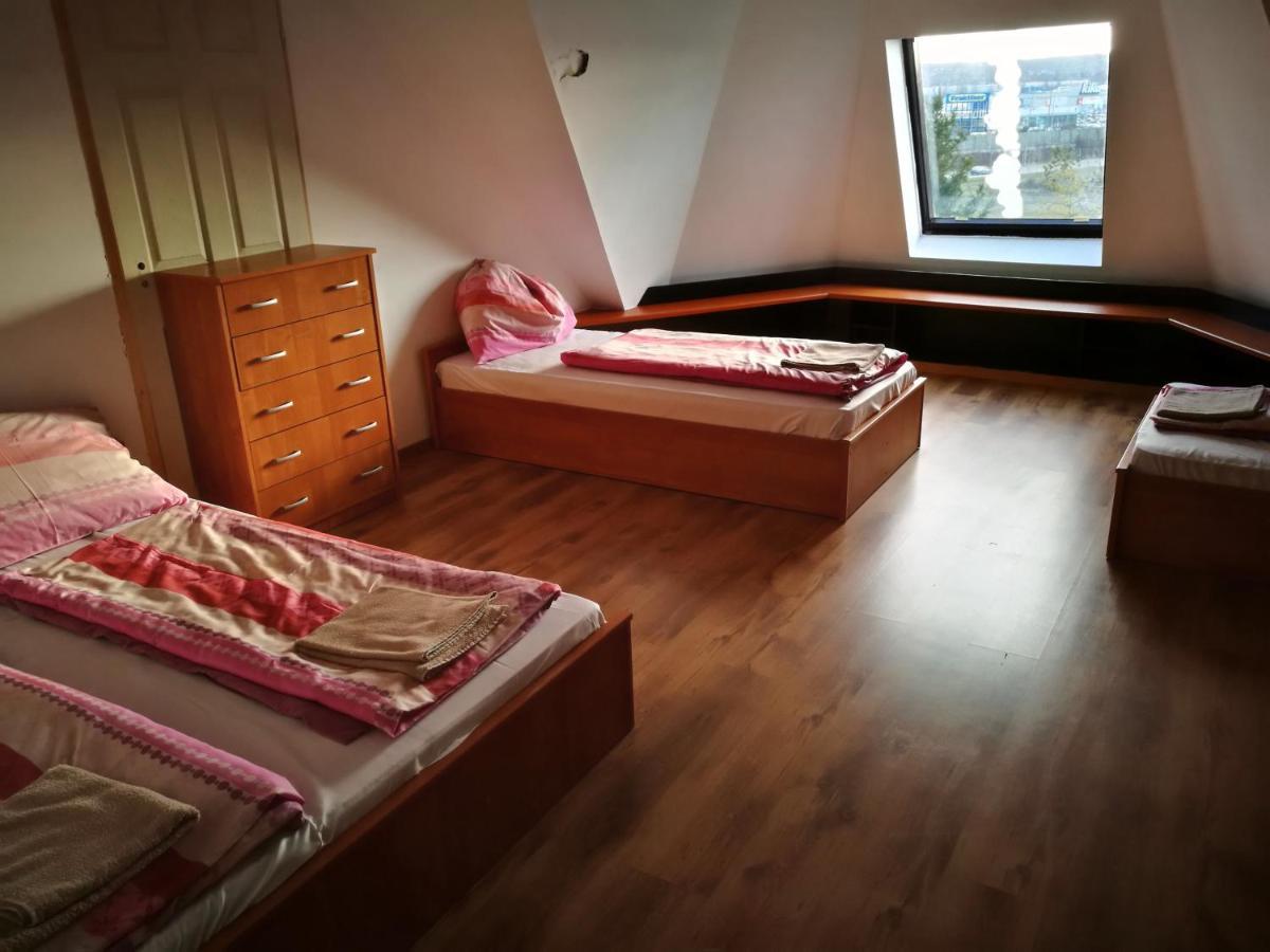 Bed and Breakfast Peregrino Panzió Budaörs Exterior foto